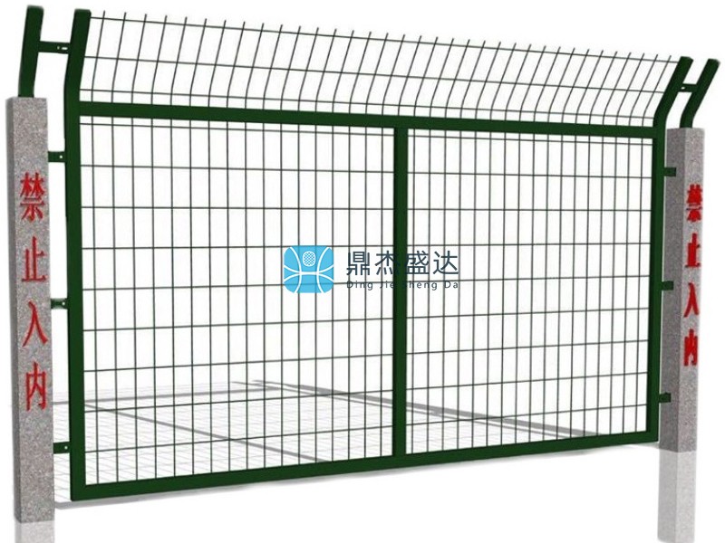 铁路护栏