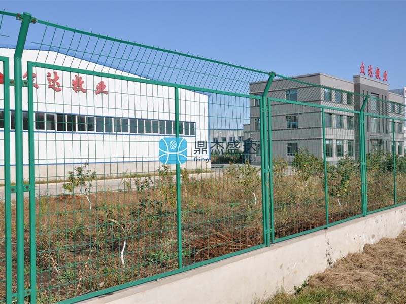  工厂围栏